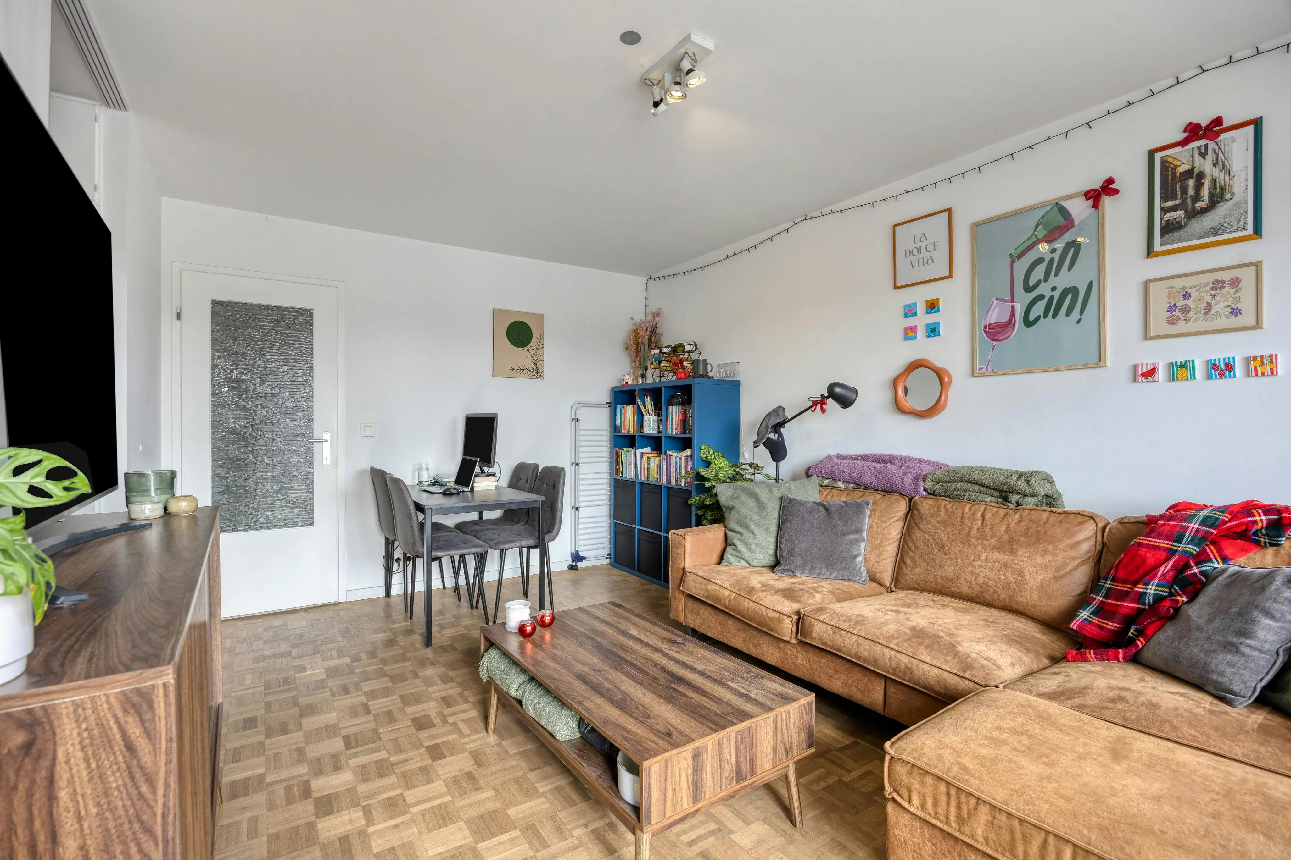 Studio te koop met zicht op de schelde in Gent foto {{pictureIndex}}