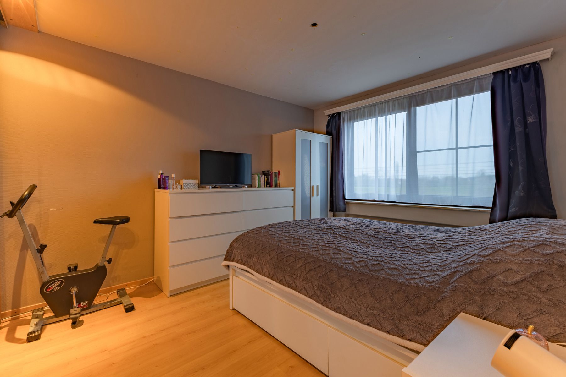 Gunstig gelegen woning met 4 slaapkamers en tuin foto 12