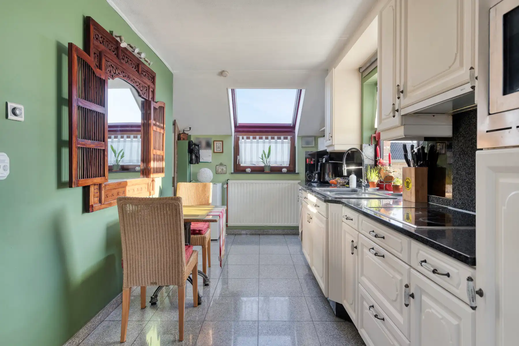 Prachtig alleenstaand 2-slaapkamer appartement met carport. foto 19