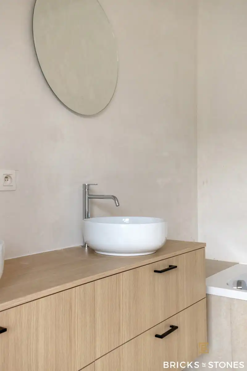 Stijlvolle nieuwbouwwoning met tuin, 3 slpks & 2 badk foto 13