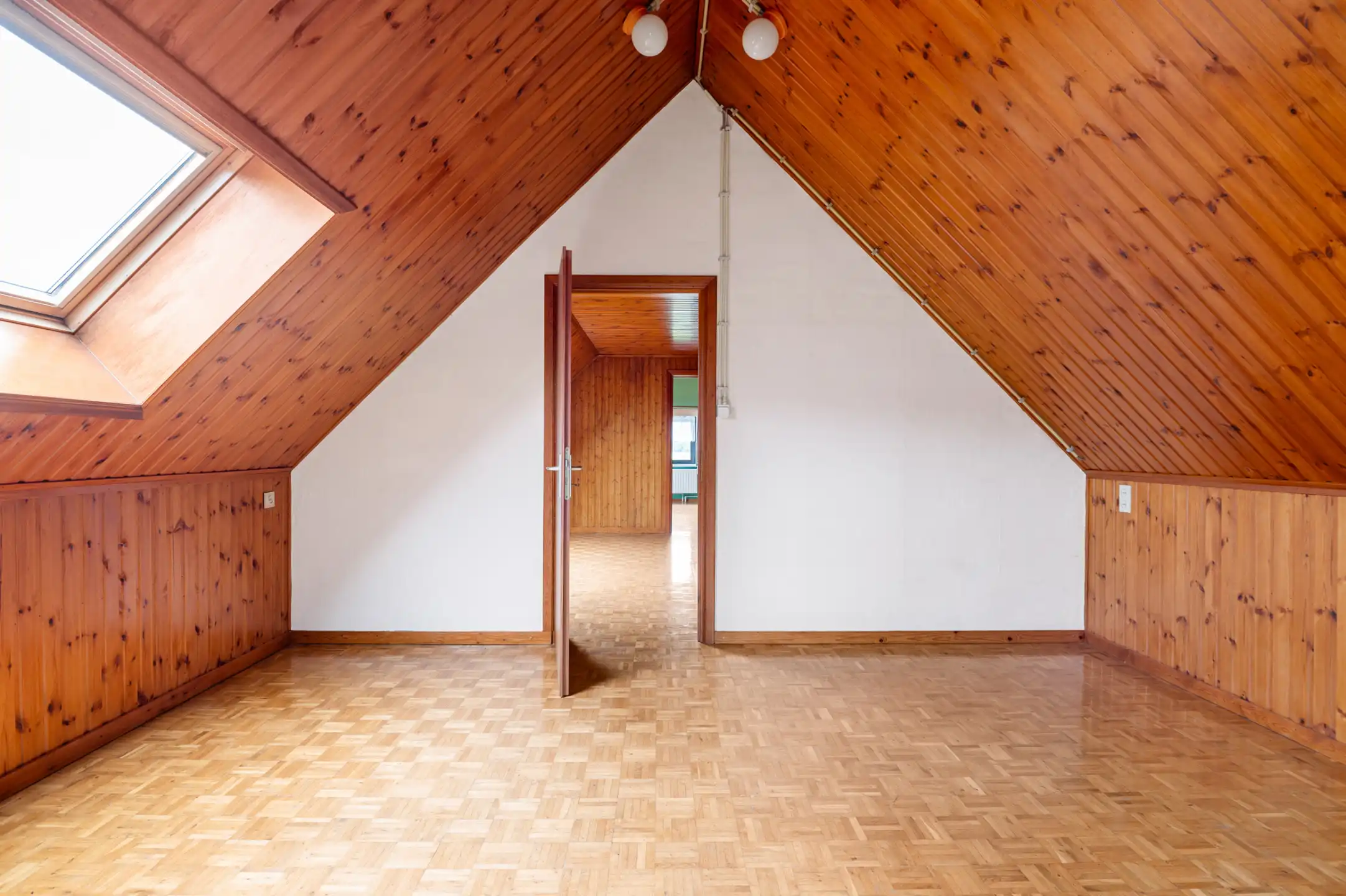 Charmante woning met grote tuin foto 18