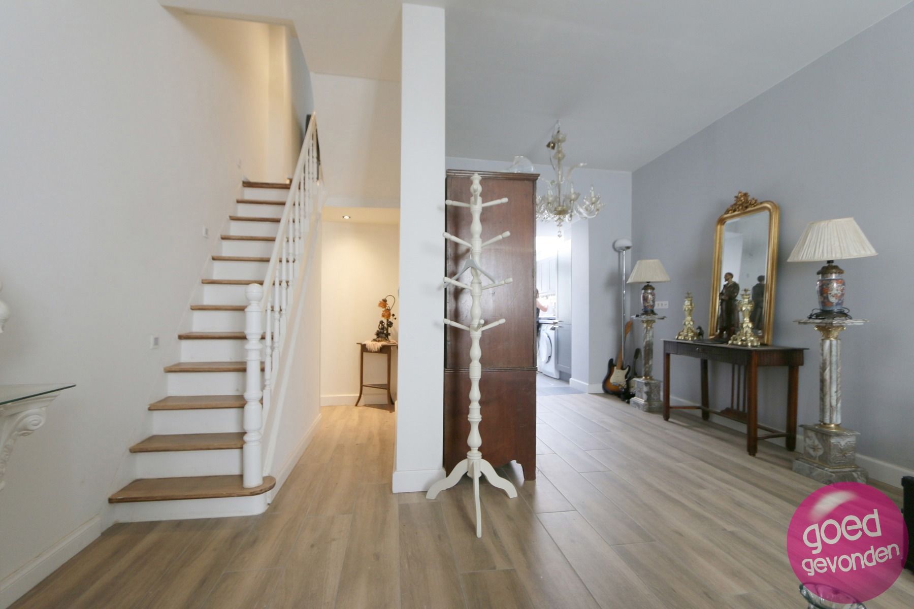 GERENOVEERDE WONING - 2 RUIME SLK - TUIN - TERRAS - CENTRUM foto 2