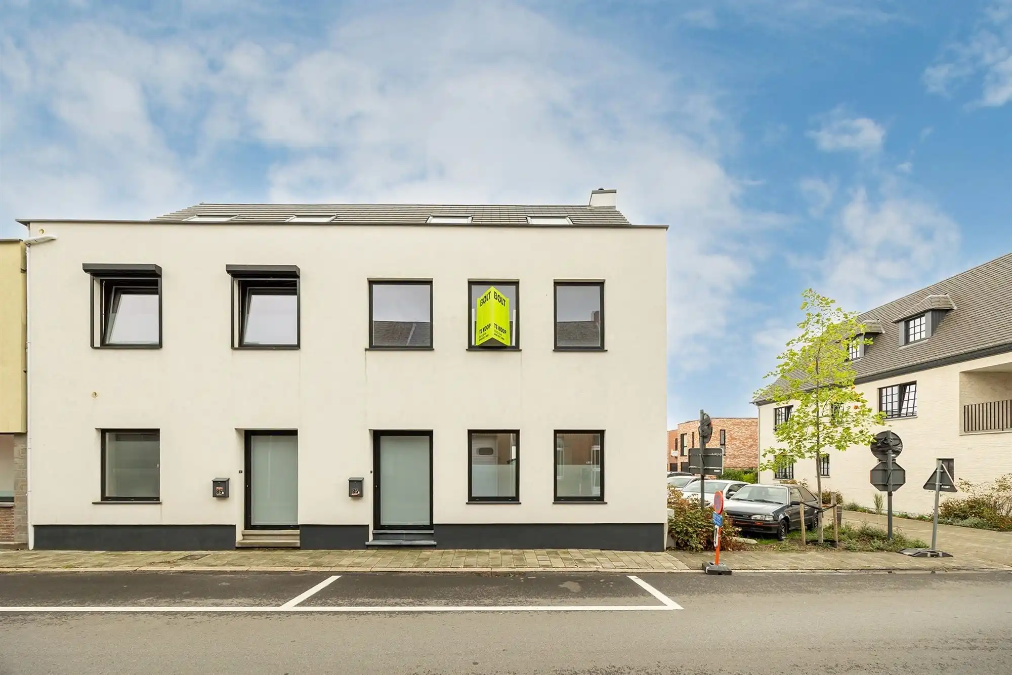 Ruime, energiezuinige woning met tuin in Rumst foto {{pictureIndex}}