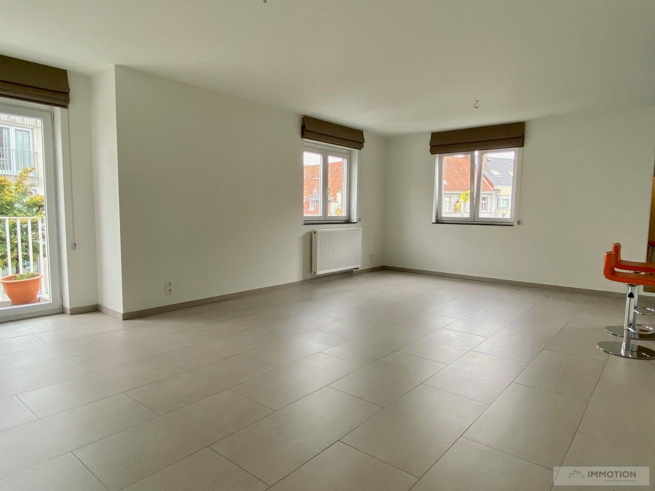 Groot appartement in centrum Kuurne met zuidelijk terras en parkeerplaats foto 3
