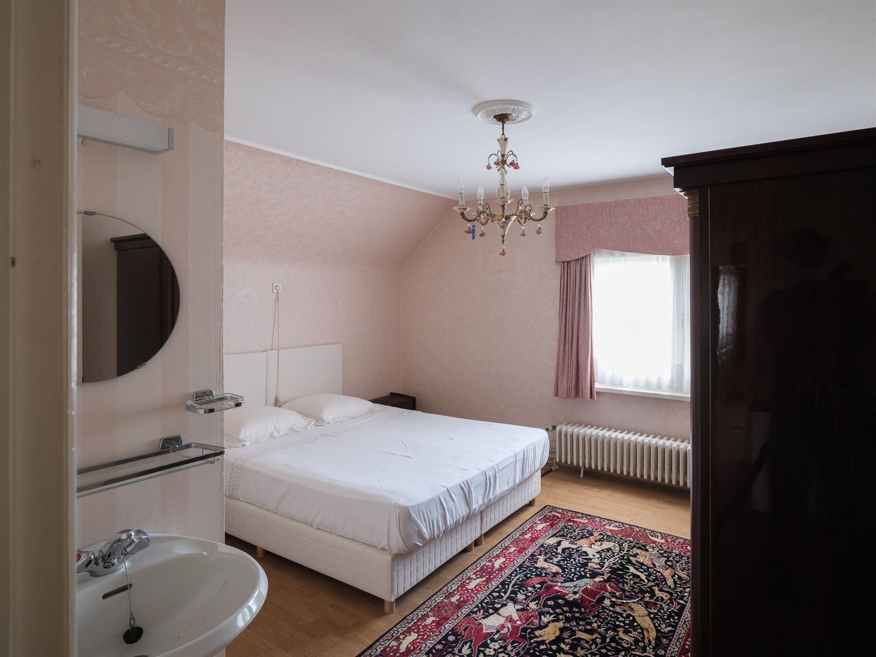 Ruime gezinswoning met vier slaapkamers en tuin in Drongen. foto 22