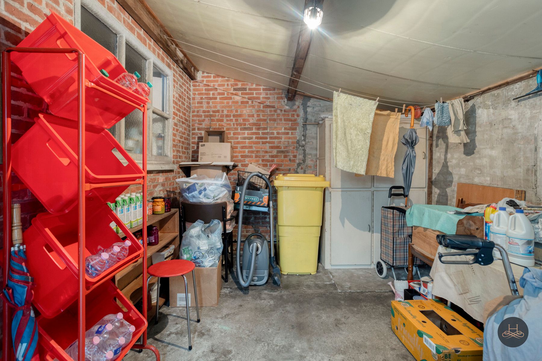 Halfopen woning met tuin en renovatiepotentieel foto 21