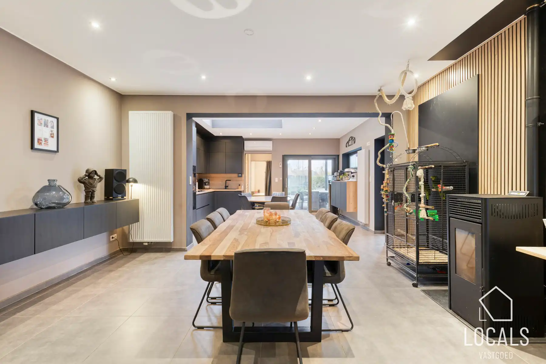 Instapklare en ruime woning in Liedekerke foto 3