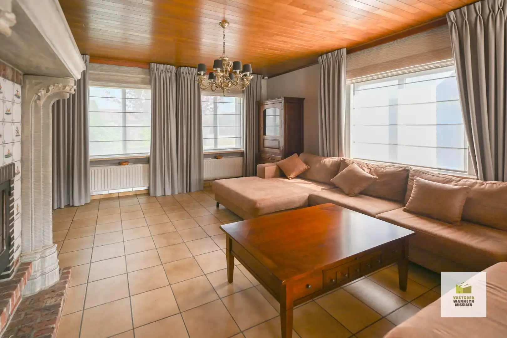 Gelijkvloerse alleenstaande woning met 5 slaapkamers op 657m2 foto 4