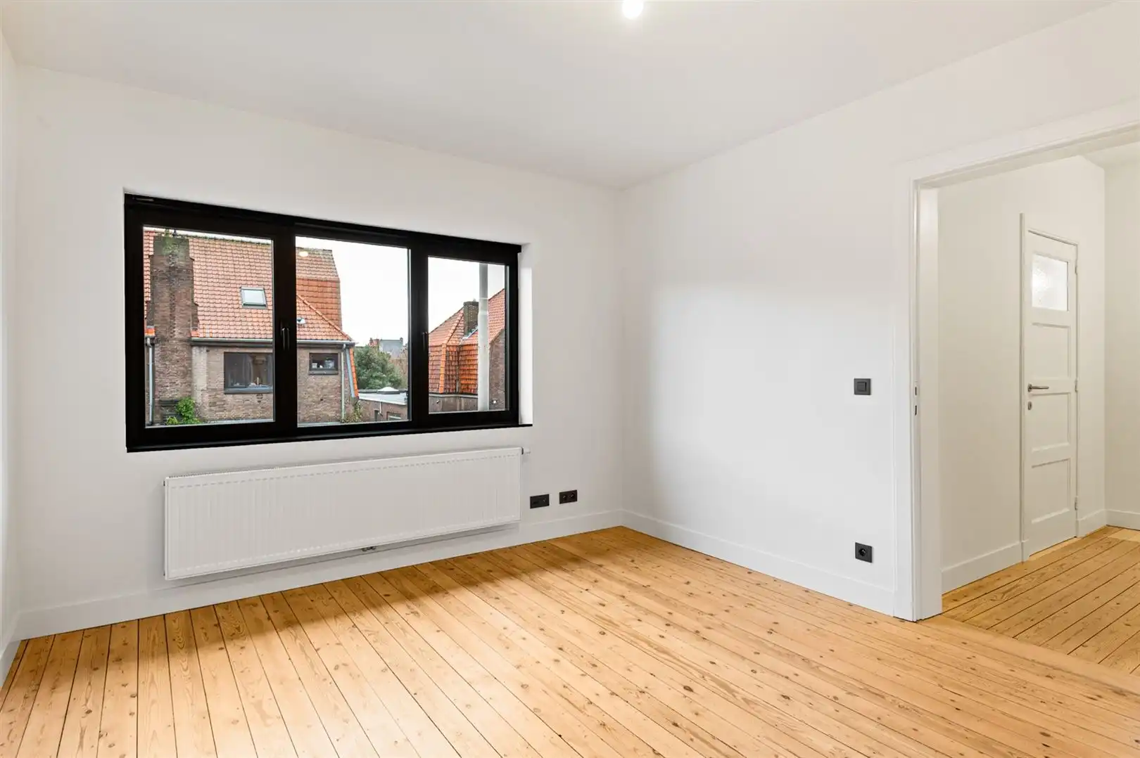 Totaal gerenoveerde woning met 4 à 5 slaapkamers in Ekerse dorpskern. foto 25