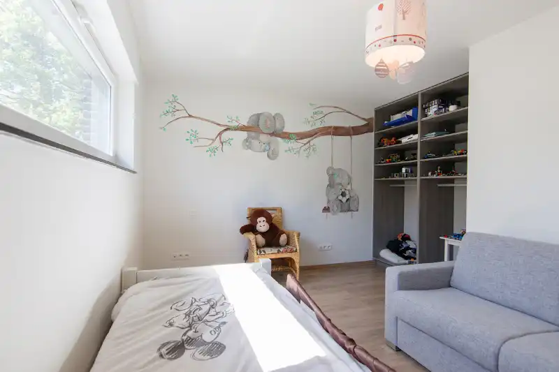 Moderne en energiezuinige woning met volledige onderkeldering gelegen op een residentieel en rustig perceel&nbsp;van 14 aren 45 centiaren nabij de scholen en het centrum van Genk foto 23