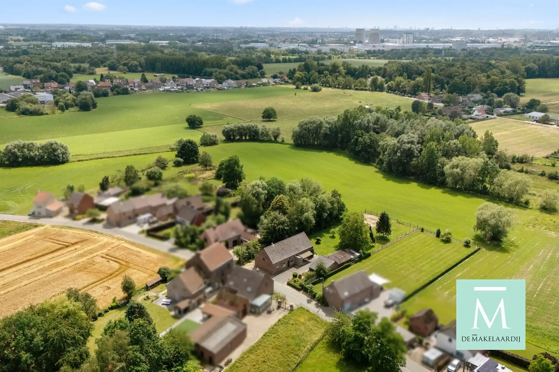 Te renoveren hoeve op een perceel van 20 are in het landelijke Eppegem foto 10