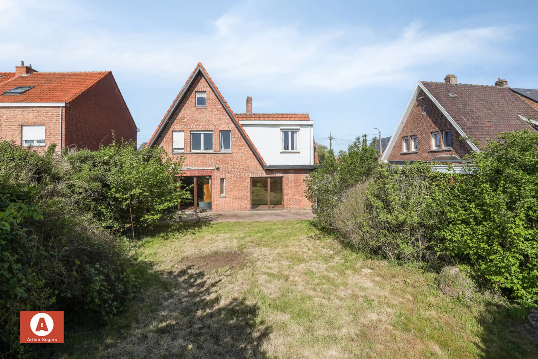 Te renoveren open bebouwing met 4 slaapkamers op toplocatie foto 27