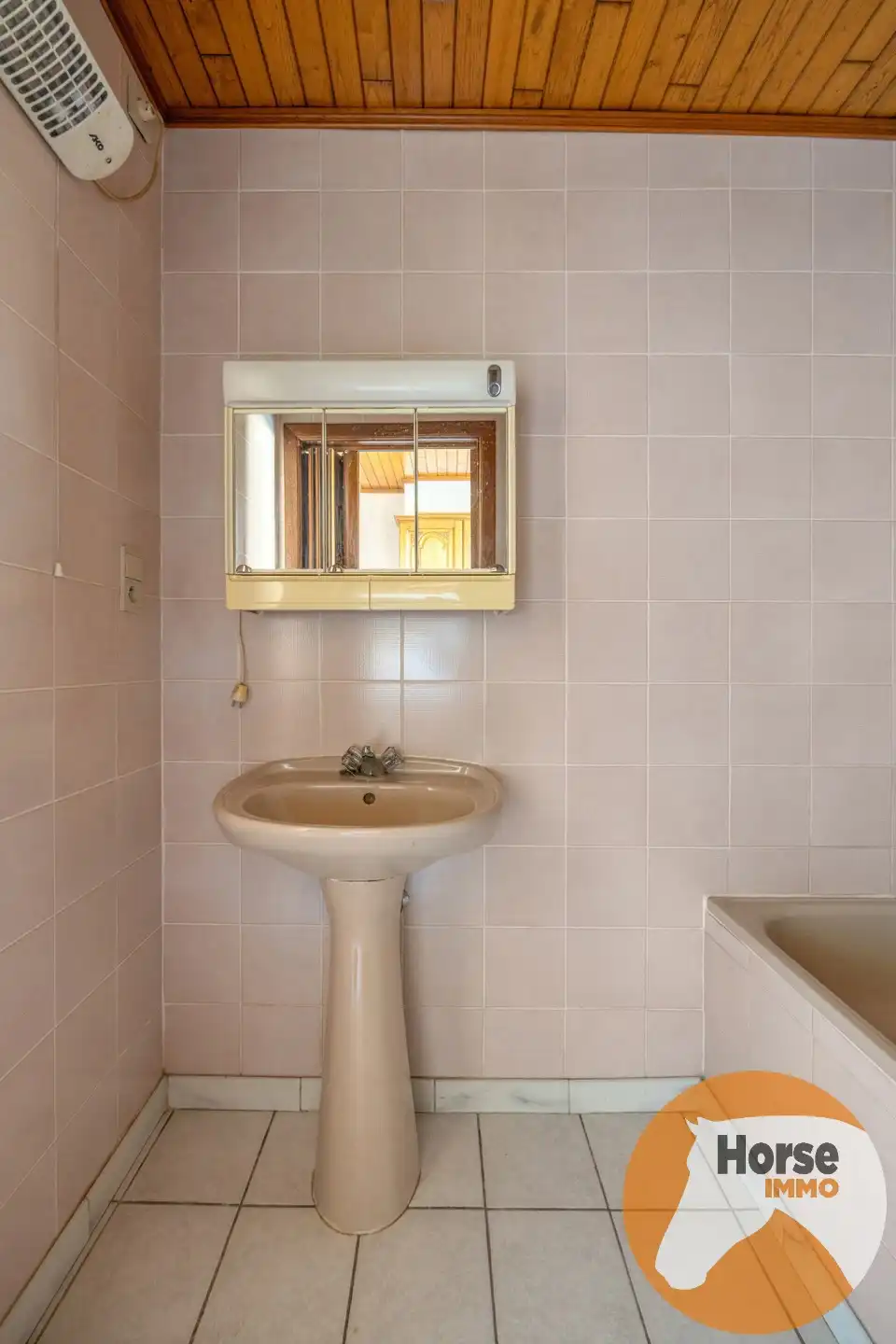 LOKEREN - Ruime, te renoveren woning met opslagmogelijkheden foto 20