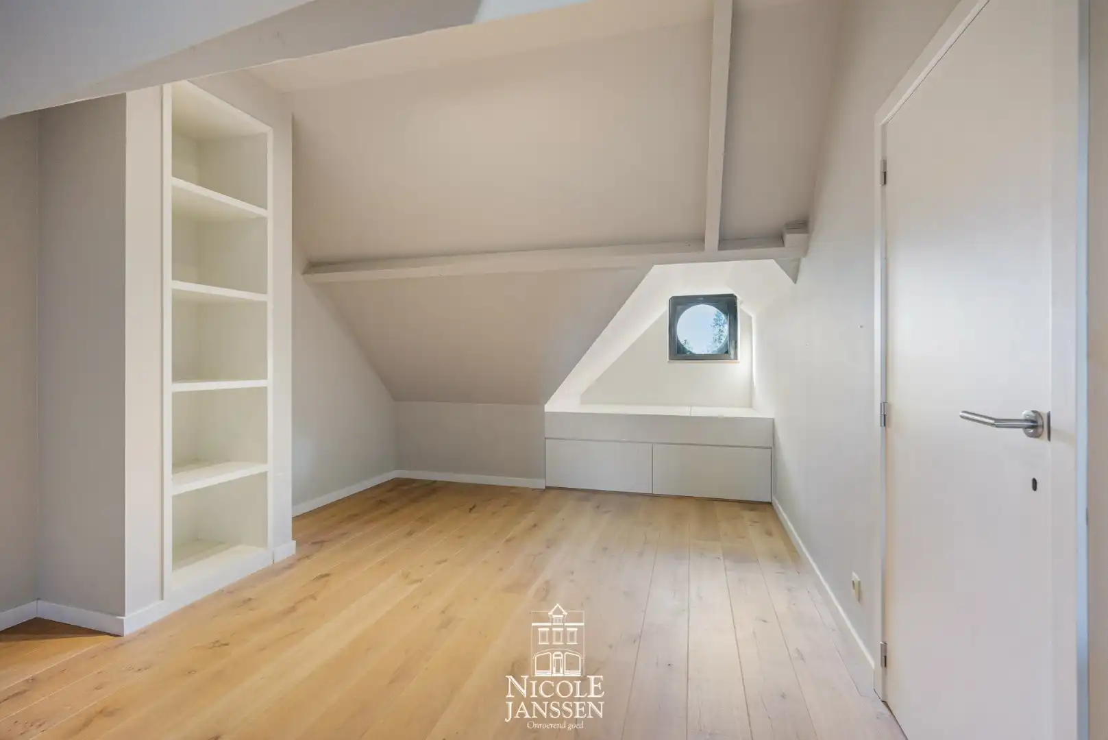 Energiezuinige villa met vijf slaapkamers in een rustige, groene omgeving  foto 35