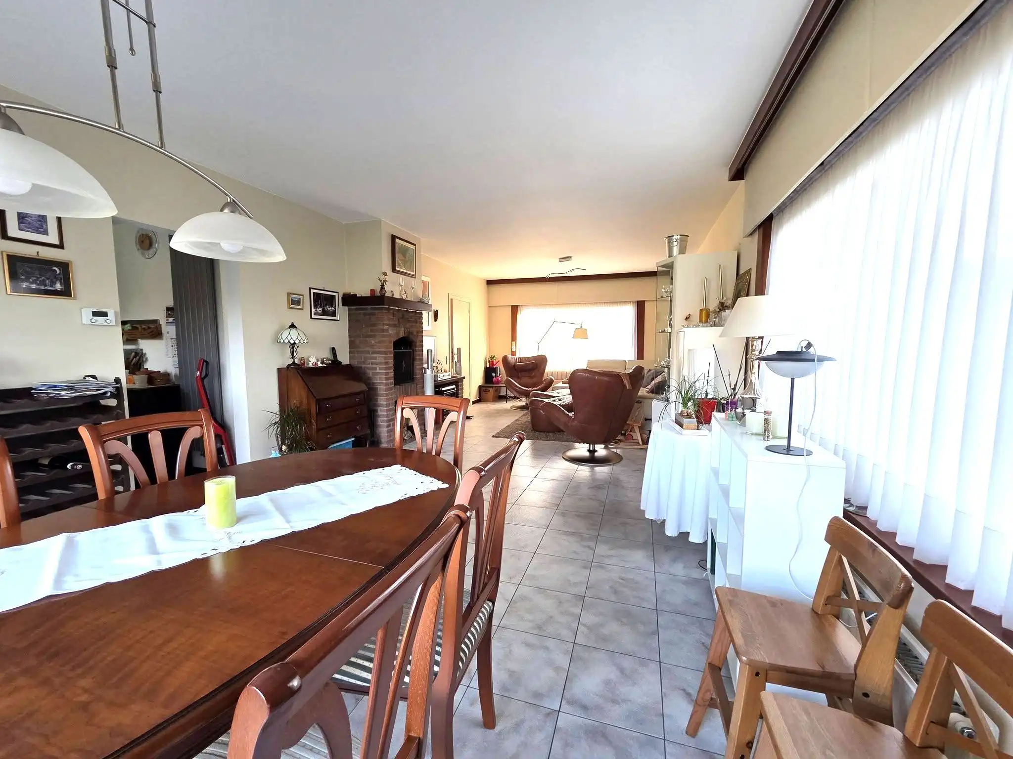 Schitterende 3-gevelwoning met 4 slaapkamers en 2 badkamers. foto 4