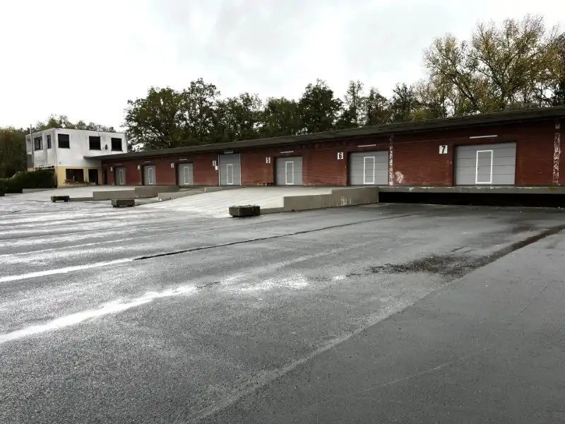 Magazijn van 384m² foto {{pictureIndex}}