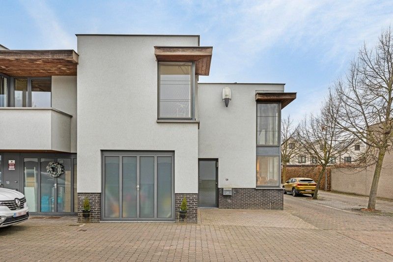 Moderne woning met garage gelegen in Peutie foto 21