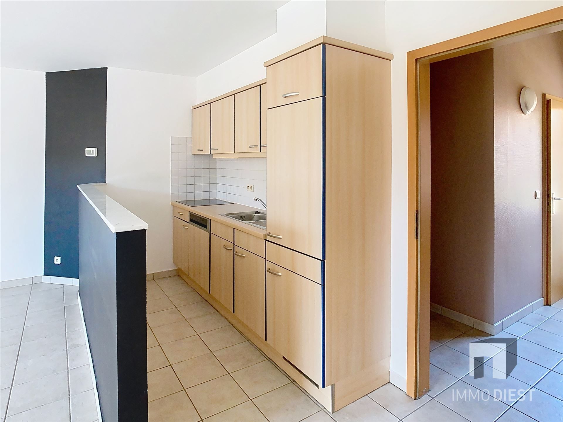 Triplex met 2 slaapkamers en inpandige garage foto 7