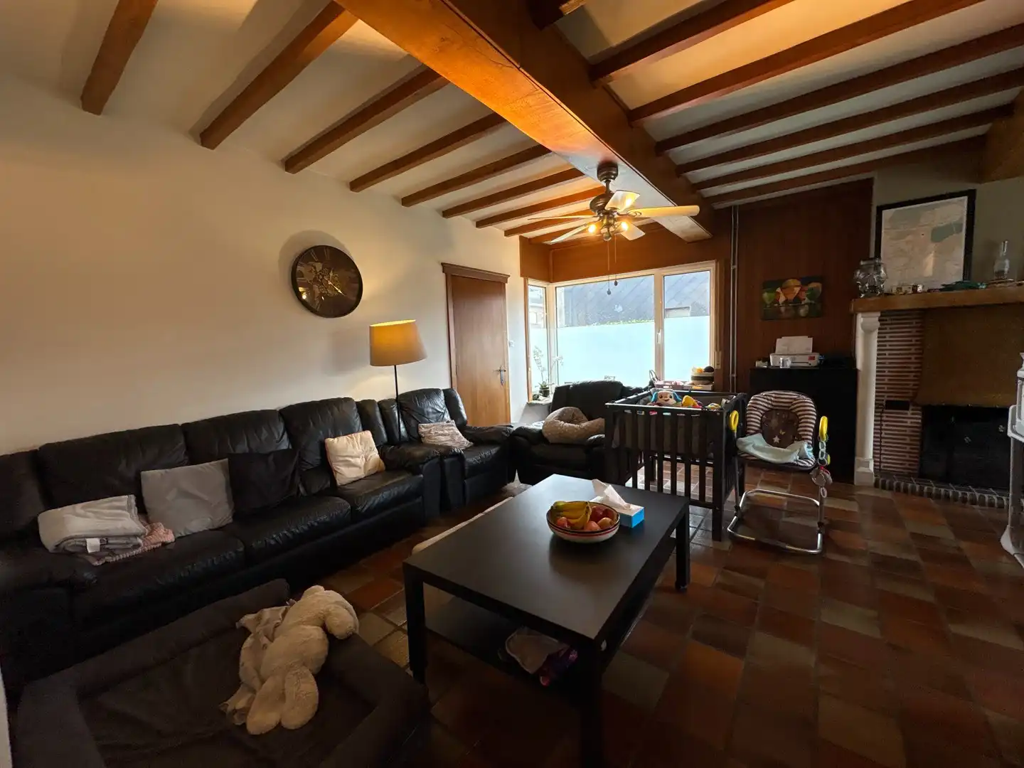 Ruime en gunstig gelegen gezinswoning met tuin foto 2