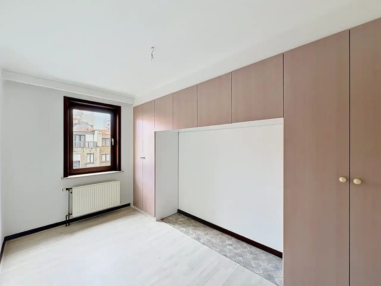 Verzorgd en uitstekend gelegen 2-slaapkamerappartement op de Graaf d’Ursellaan foto 18