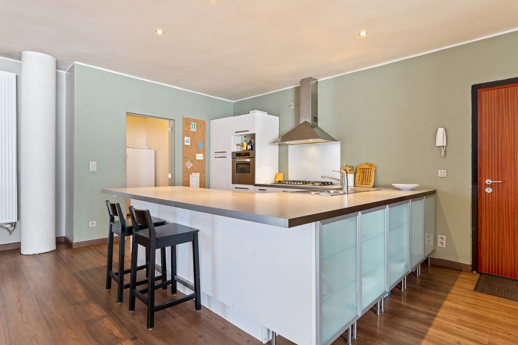 Zeer ruime gerenoveerde loft met staanplaats  foto 5