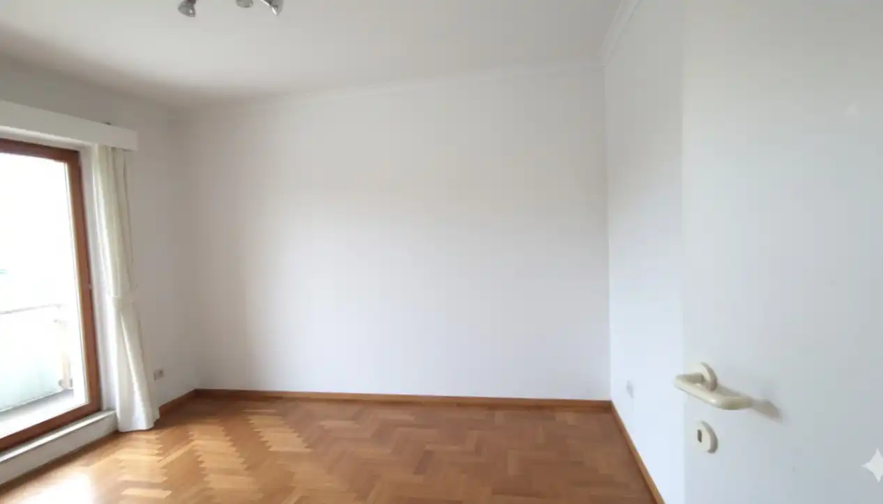 Ruim appartement met twee terrassen en binnenstaanplaats foto 8