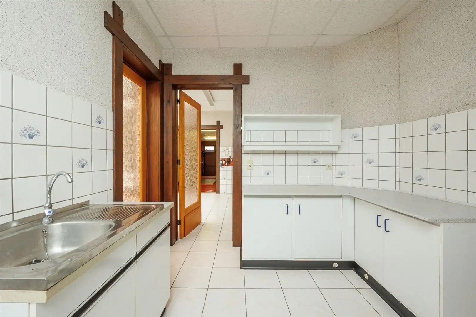 Royale 3-slaapkamerwoning met garage, werkplaats en tuin foto 4