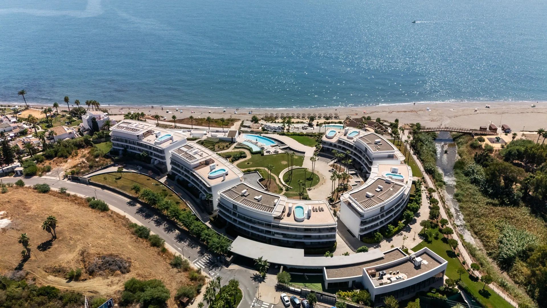 Ultramodern appartement in iconisch project, Estepona: een unieke woonervaring aan zee foto 24