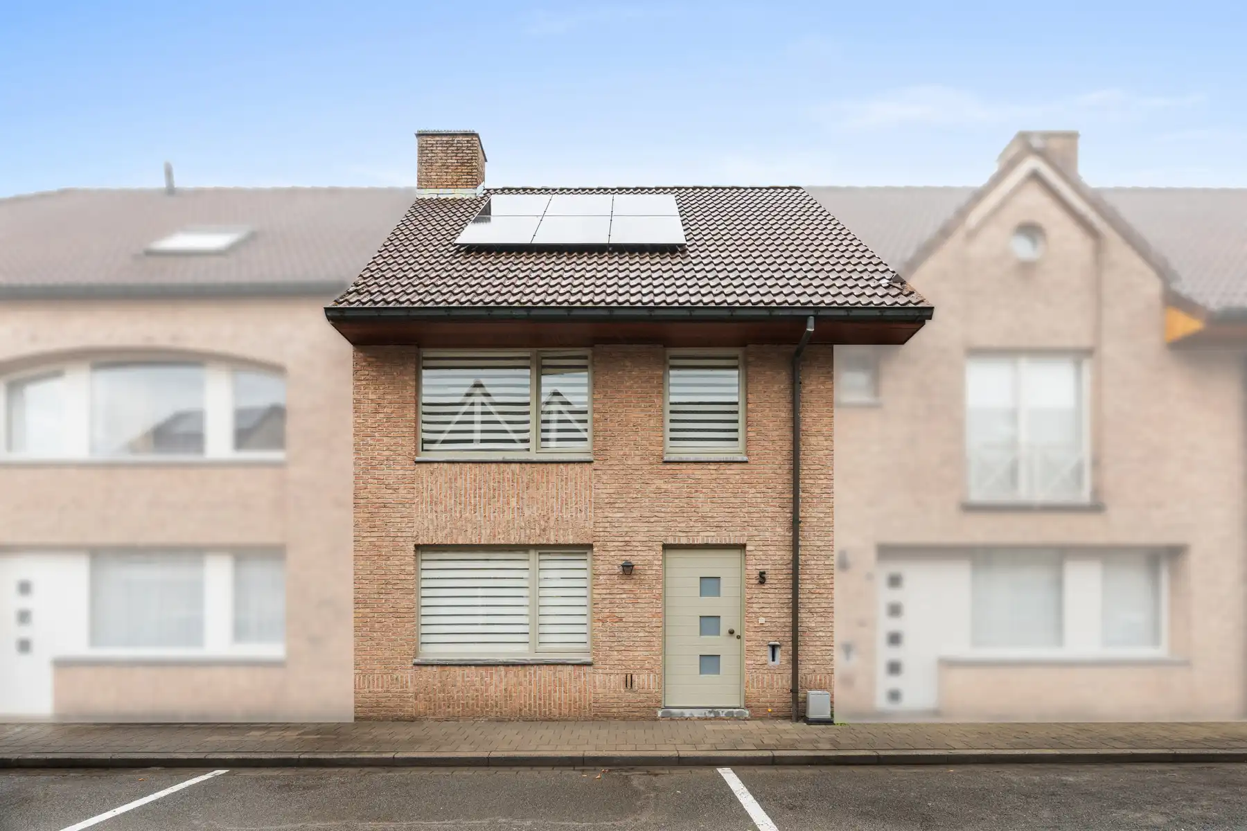 Instapklare, stijlvol gerenoveerde woning met 3 slaapkamers en dubbele garage in hartje Meulebeke foto 23