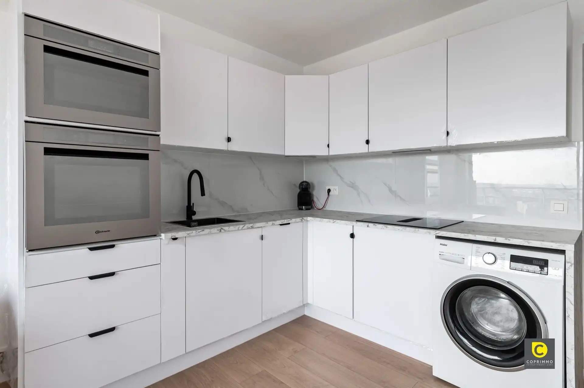 Kwalitatief gerenoveerd appartement met terras foto 7