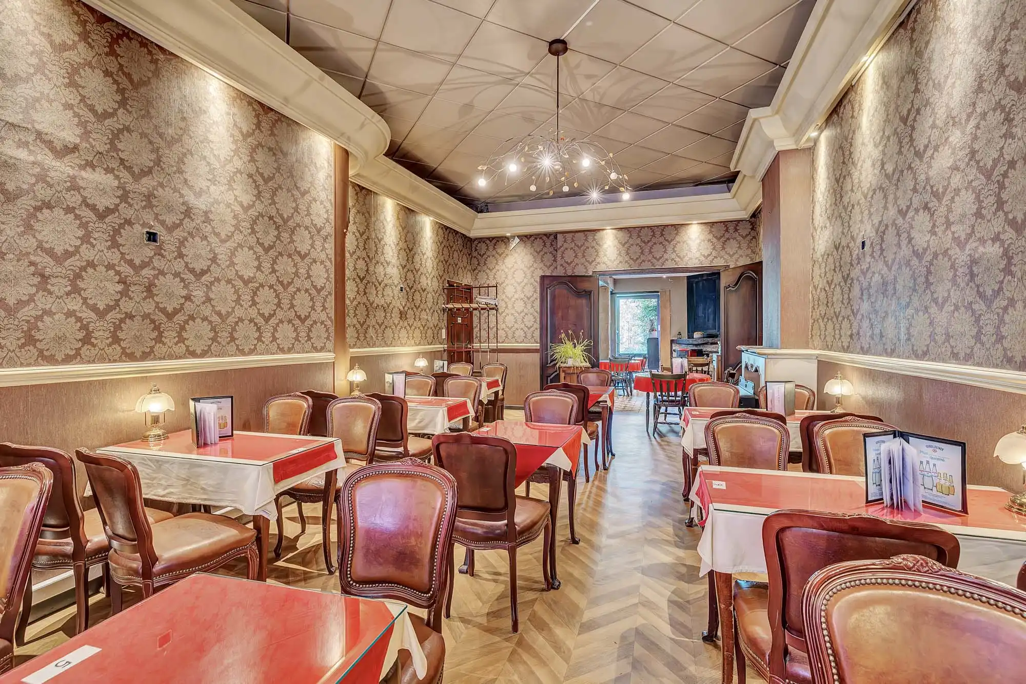 Op strategische uitvalsbasis bevindt zich deze handelswoning foto 8