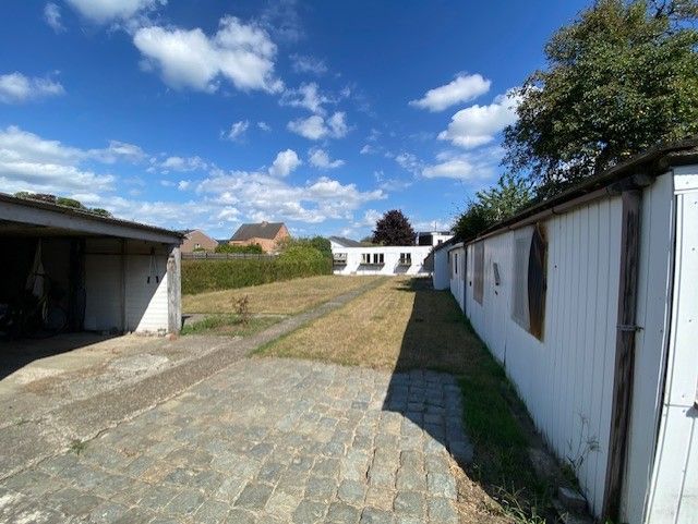 Te renoveren art deco woning met tuin op 900m² foto 31