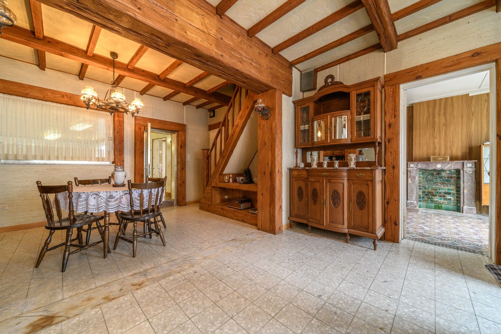 Te renoveren gezinswoning te Erpe-Mere foto 4