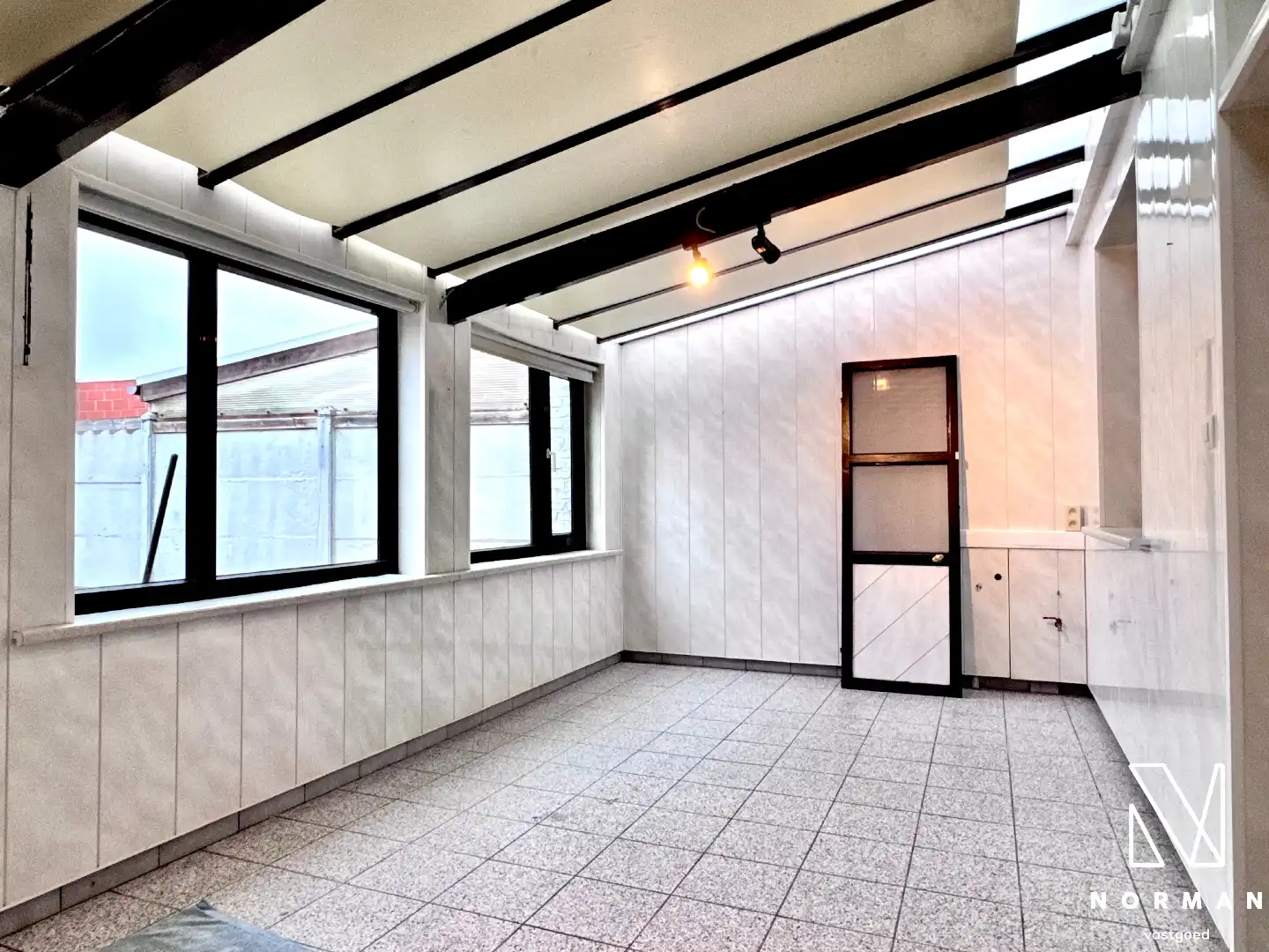 Woning met 2 slaapkamers, tuin en terras te huur in Ledegem! foto 4