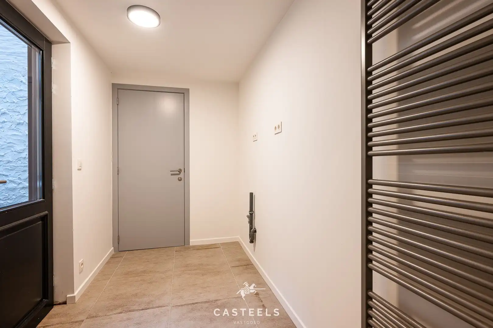 Recent gerenoveerde woning met 5 slpk, koer en terras te Gent foto 7