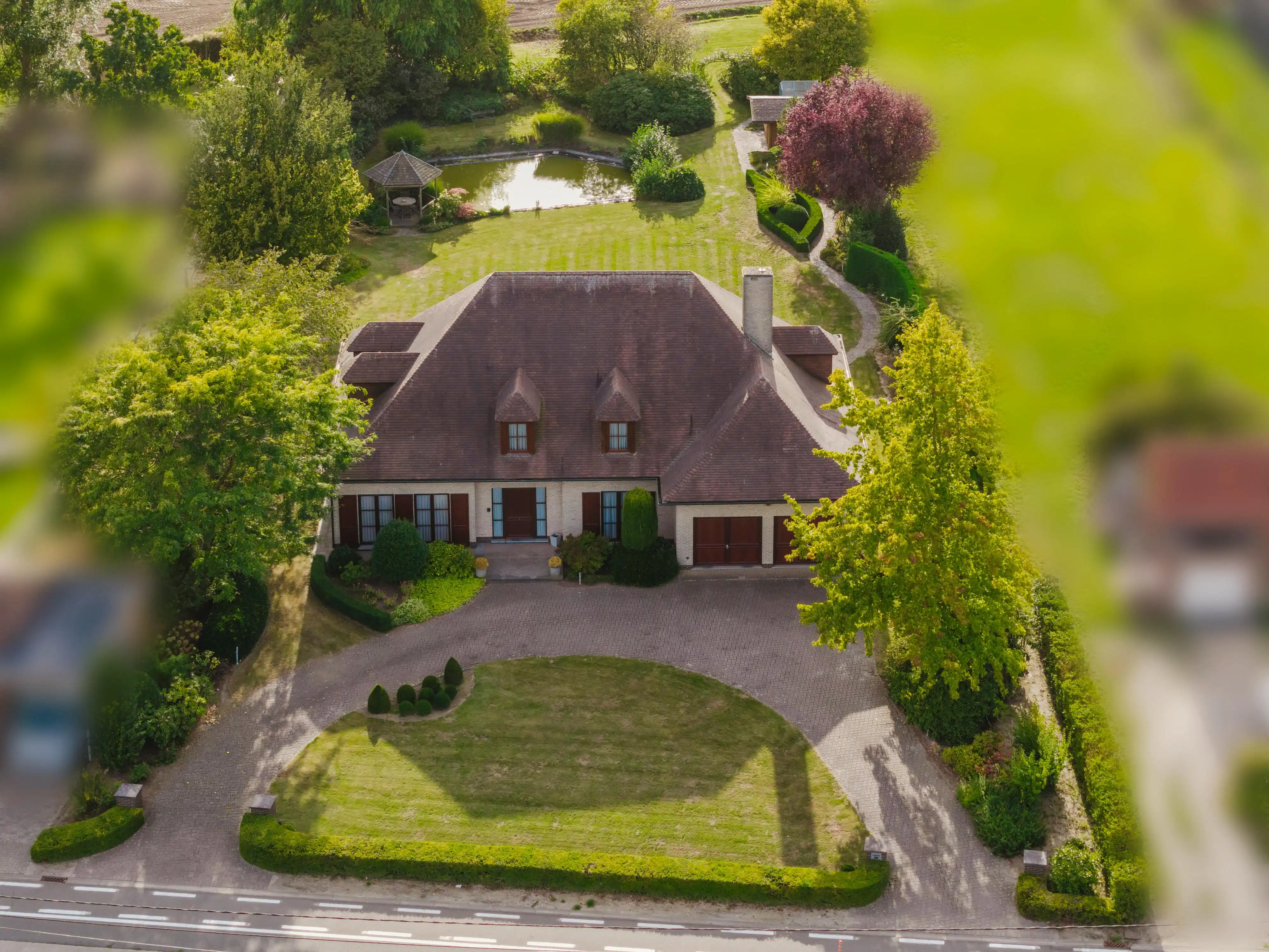 Riante villa op een perceel van 2641m² in Otegem foto 3