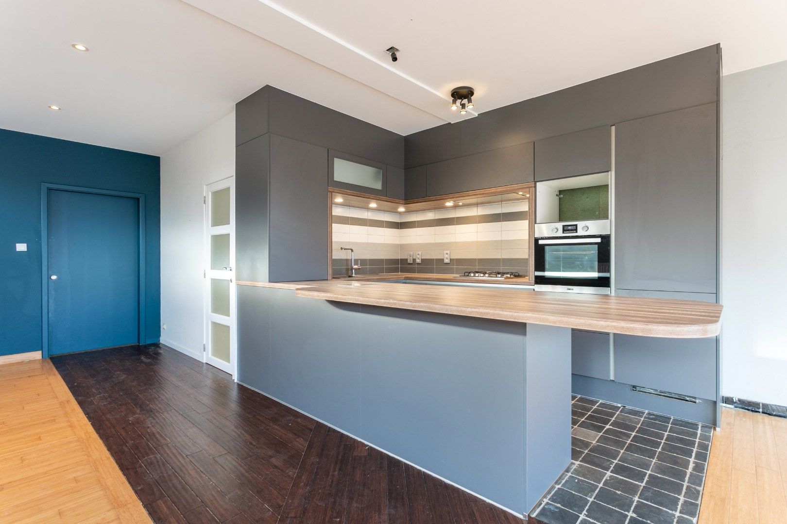 Opbrengsteigendom met 2 app in het centrum van Halle foto 6