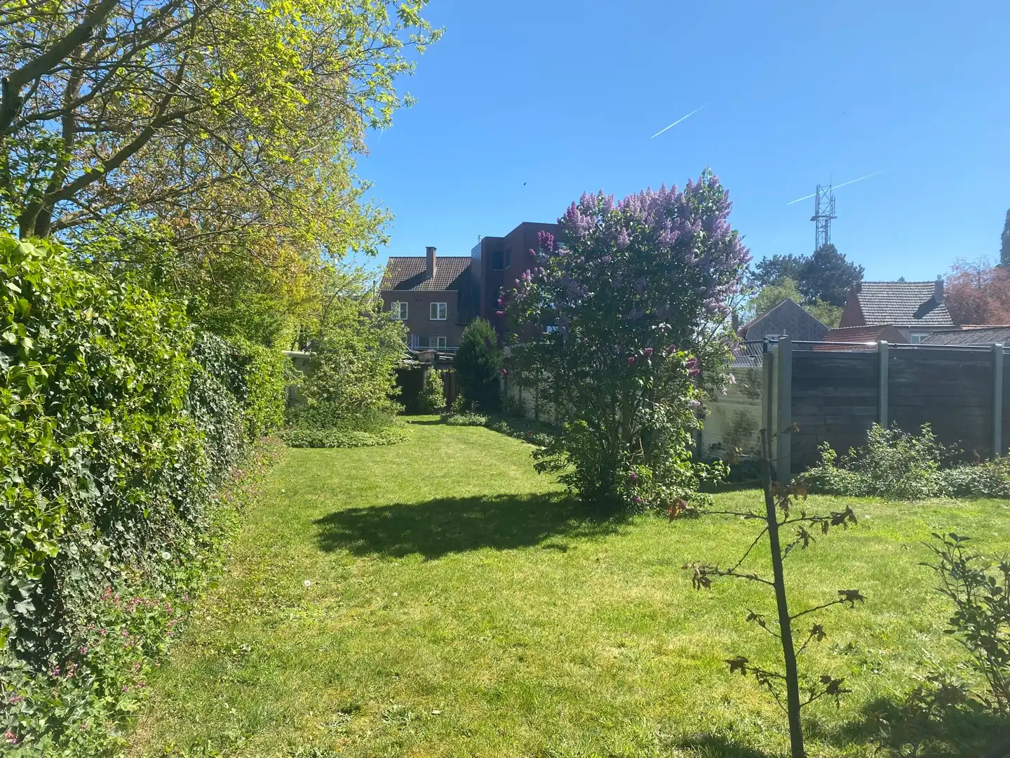 Centraal gelegen te renoveren woning met ruime garage en achterliggende tuin foto 20