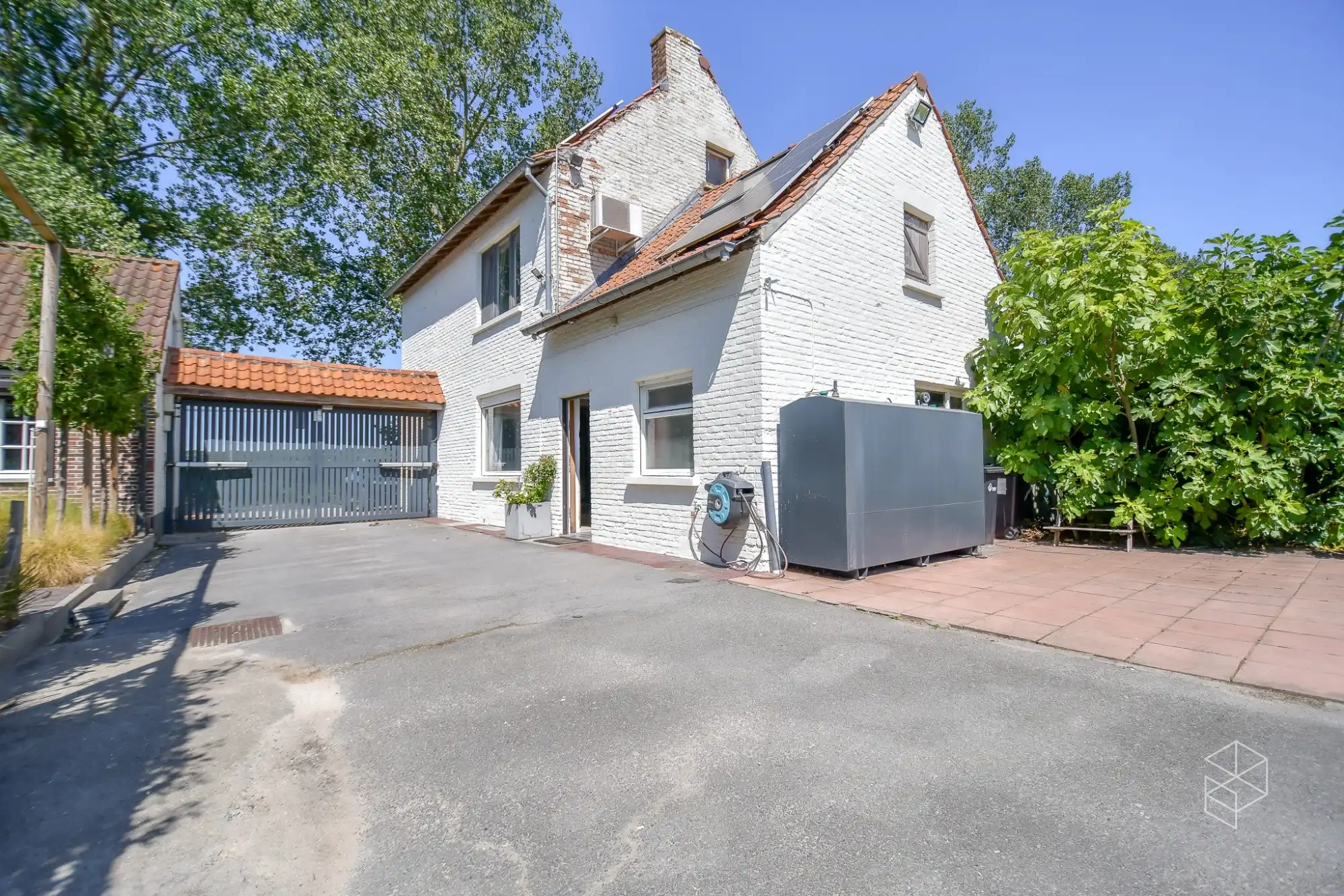 Landhuis met zwembad, bijgebouw en weide op 10&nbsp;570 m² foto 24