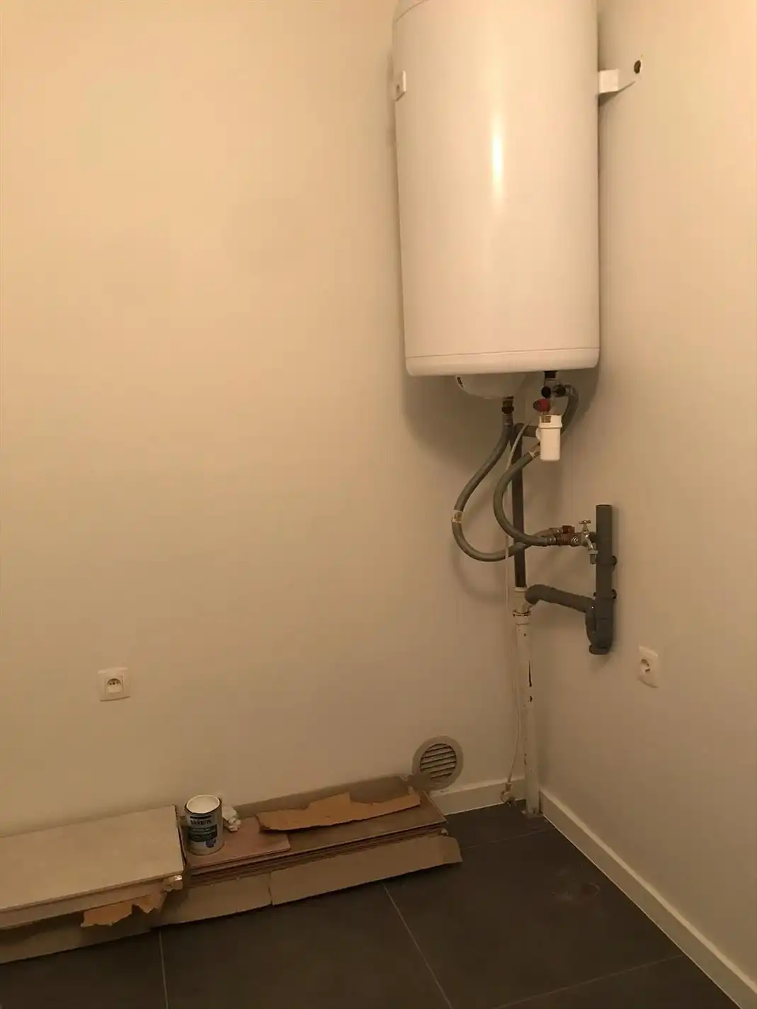 Appartement met 2 slaapkamers en autostandplaats te Roeselare  foto 7