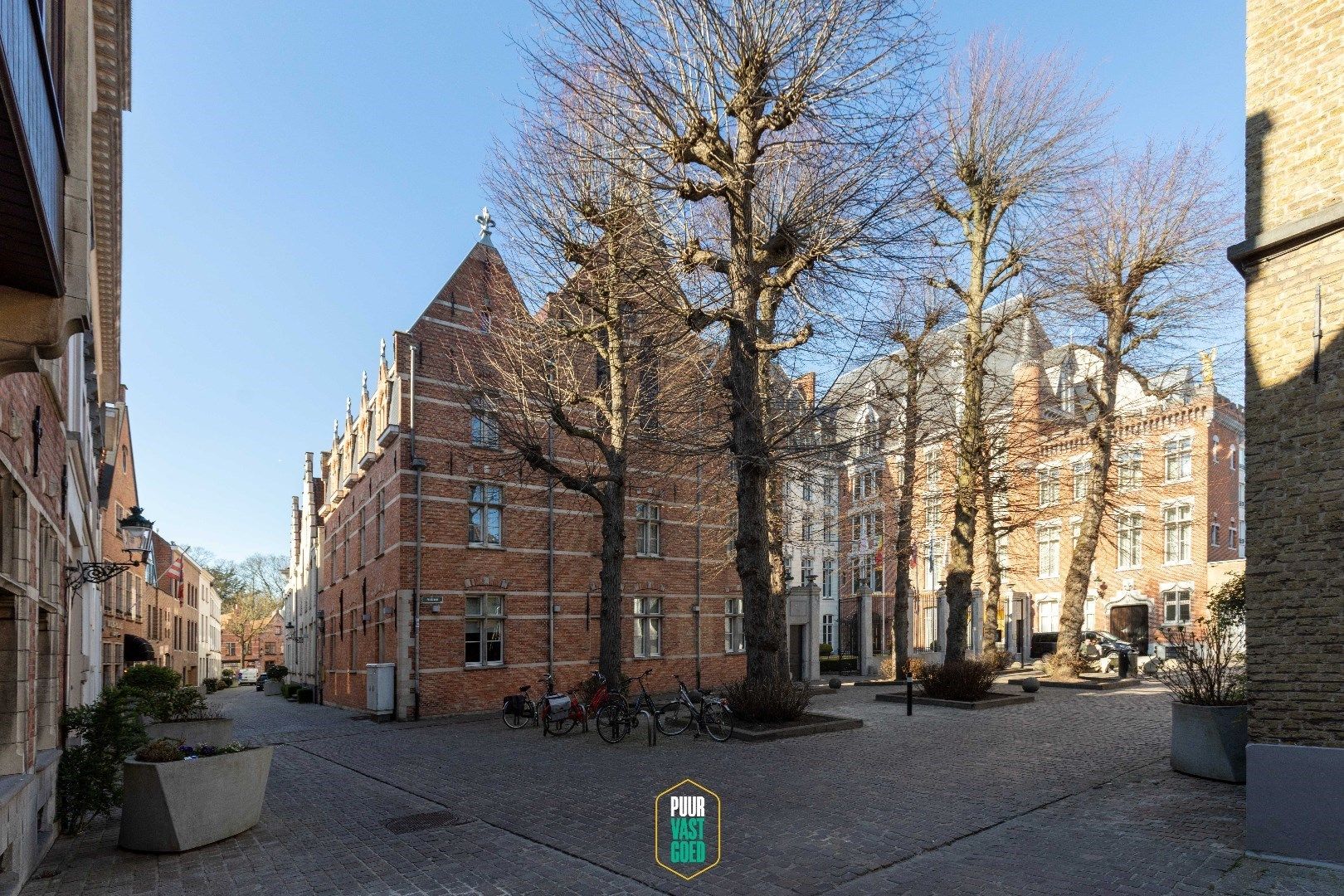 Te huur voor korte duur – Karaktervolle historische woning in hartje Brugge foto 24