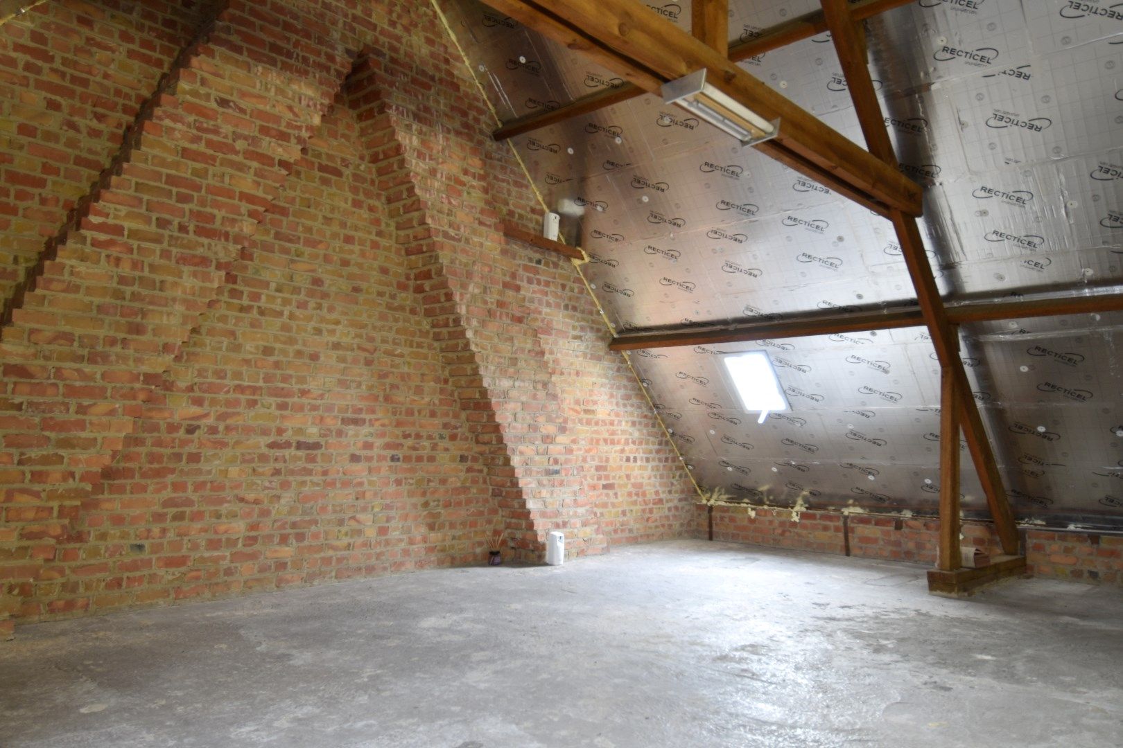 Landelijke HOB met mooi stukje tuin en de mogelijkheid tot 4 slaapkamers te Gullegem foto 13