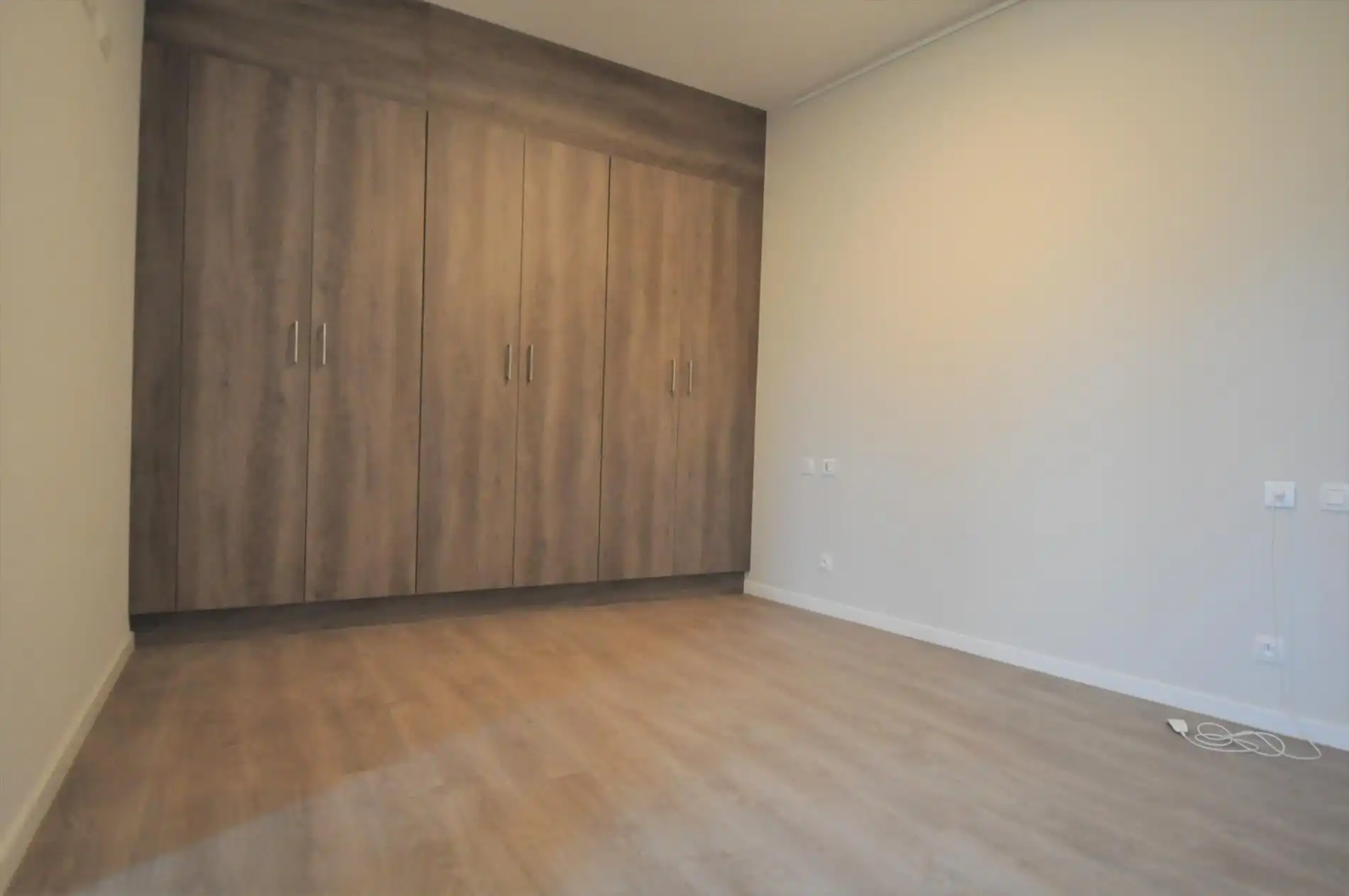 Pico bello service flat (nieuwbouw) in een prachtige groene omgeving. foto 5