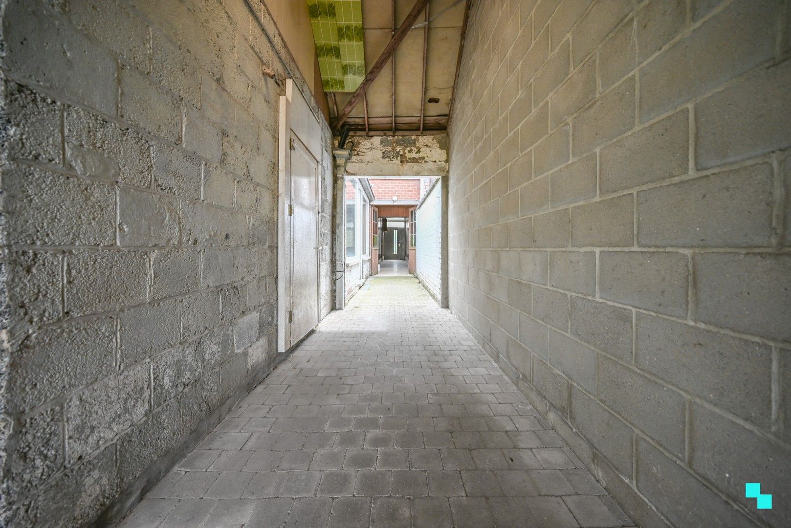 Te renoveren ééngezinswoning te Izegem foto 16