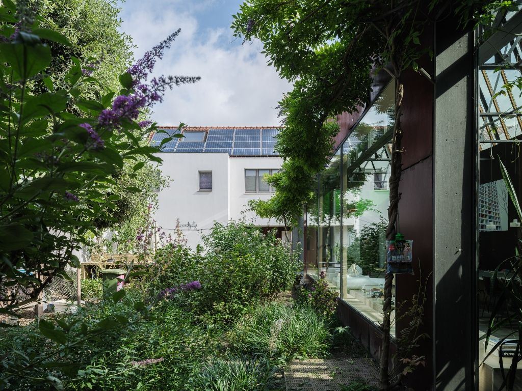 Lichtrijke en karaktervolle loft met tuin en 5 slaapkamers op toplocatie nabij Gent centrum! foto 6