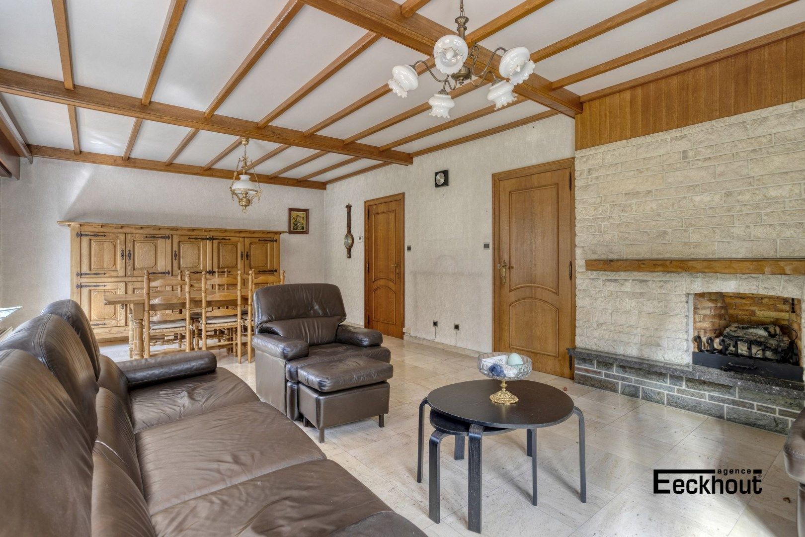 Zeer ruime (247 m²), halfopen woning met veel potentieel! foto 4