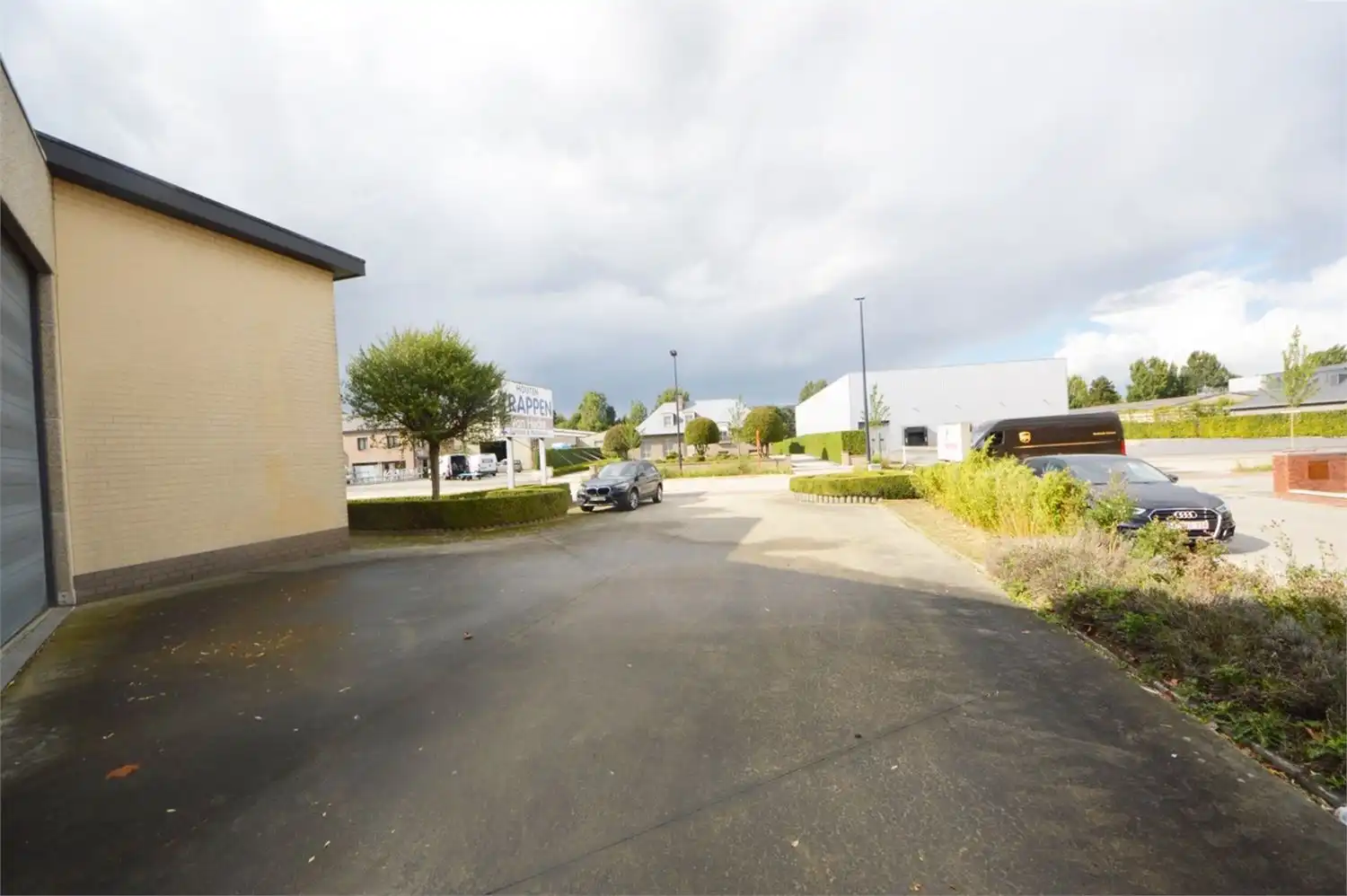 UNIEK BEDRIJFSGEBOUW MET OPTIONELE SHOWROOM INDUSTRIEZONE NOORD II foto 20