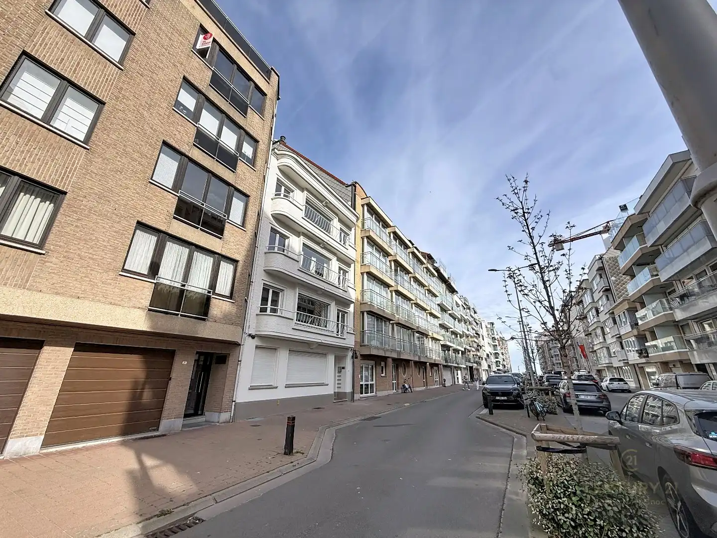 kelderappartement met RUIM terras vlak aan zee foto 17