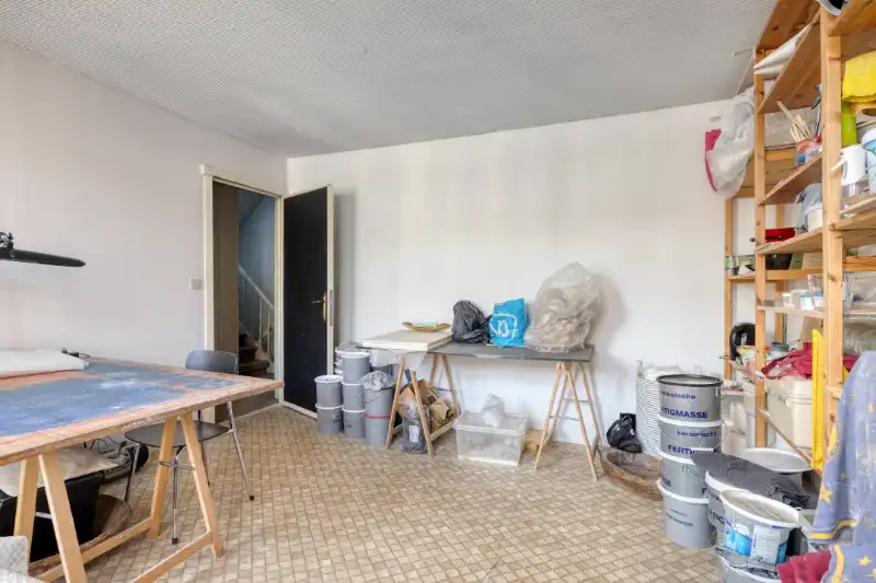 Handelspand met brede glasgevel en uitstekende visibiliteit in centrum Mechelen foto 10