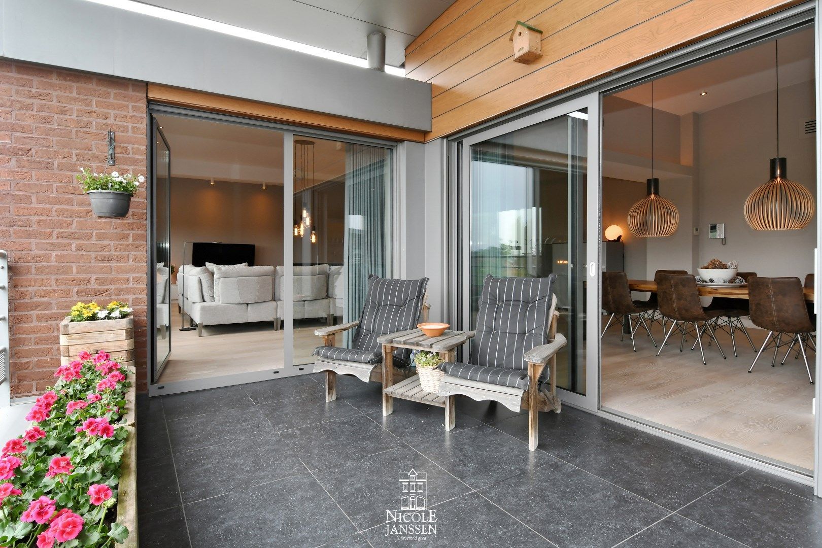 Appartement met kelderberging en twee autostandplaatsen te koop in Maaseik foto 32